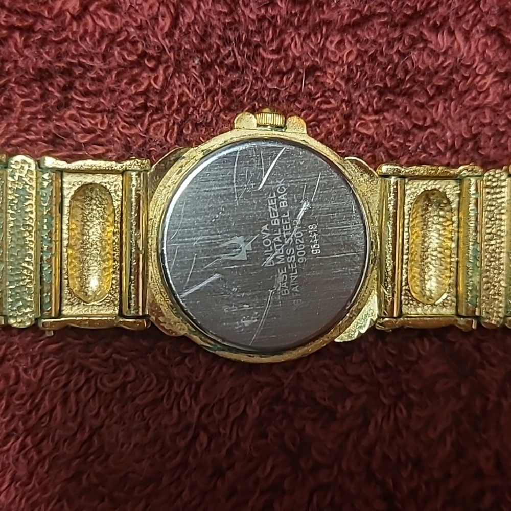 Bulova watch - Picture 3 of 3